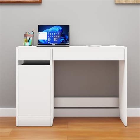 Ikea MALM Particle Board Wood Acrylic Finish Desk |White|140x65 cm (55 ...