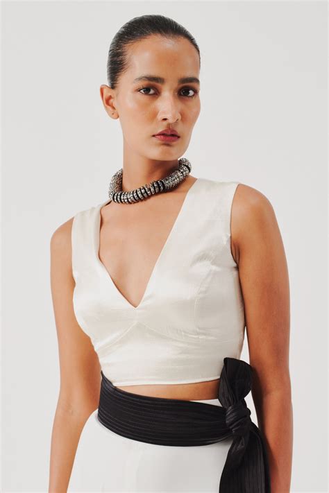 Aroka - Canopy Clouds Top - Elahe