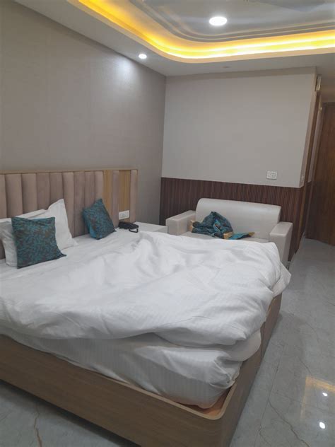 SHRI SADHANA INN (Vrindavan) - Hotel Reviews, Photos, Rate Comparison ...