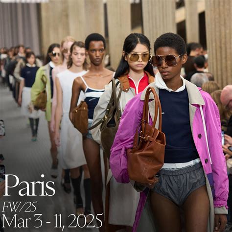 Paris, Milan, London, New York Fashion Week calendars : Fashion Show ...