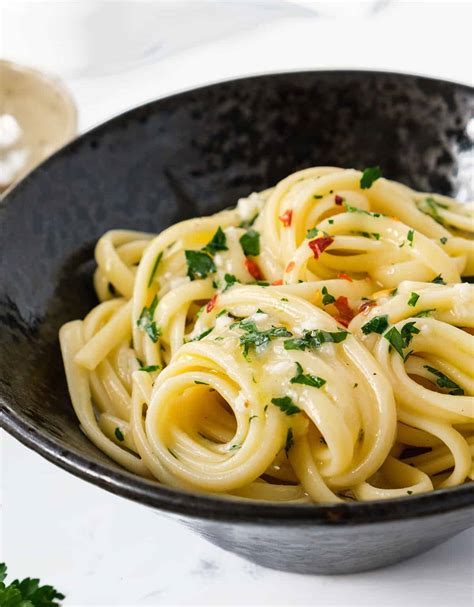 How To Make A Pasta In White Sauce