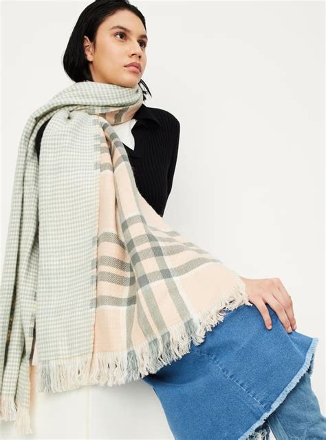 Buy Women Checked Reversible Muffler Online at just Rs. 699.0 ...