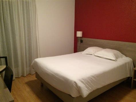 SEJOURS ET AFFAIRES LES RIVES (Gex) - Hotel Reviews, Photos, Rate ...