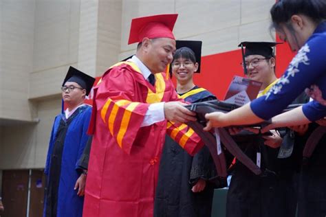 黄冈师范学院举行2021届毕业典礼暨学位授予仪式 —湖北站—中国教育在线