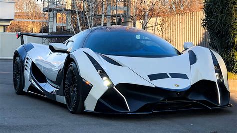 De eerste Devel Sixteen is klaar, V16-versie met 5.007 pk komt dit jaar nog