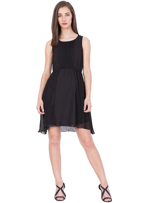 Get Black Panelled Pleated Sleeveless Dress at ₹ 1299 | LBB Shop
