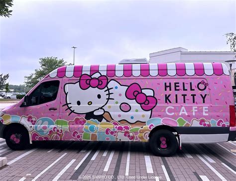 Hello Kitty Cafe Truck East - Chicago Appearance, Oakbrook Center, Oak ...