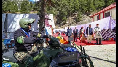 PM flags off trek expedition toone of highest routes -- at 17k ft ...