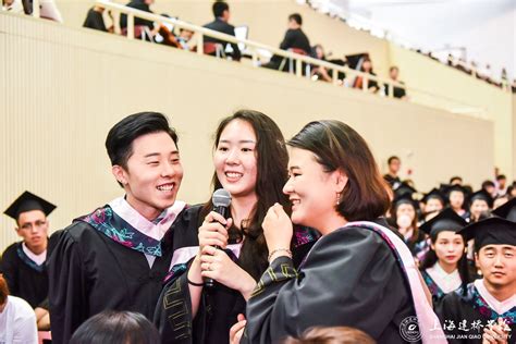 对外经贸大学举行2018届来华留学生毕业典礼[3]- 中国日报网