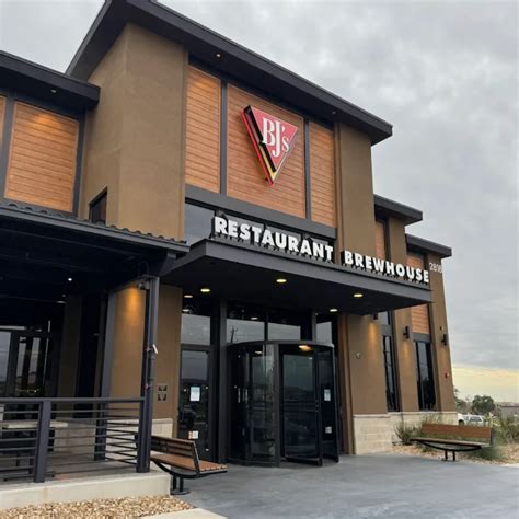 BJ's Brewhouse Brooks City Base Happy Hour | GoldenBuzz San Antonio