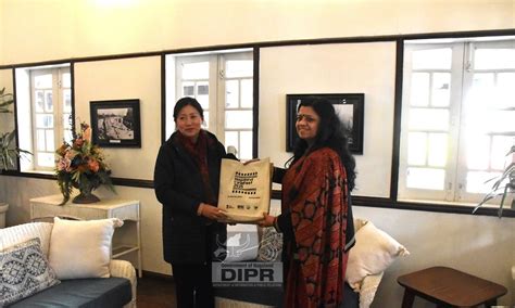 IPR DIRECTOR PRESENTS NAGALAND CINEFEST 2025 MEMORABILIA TO AKASHVANI ...