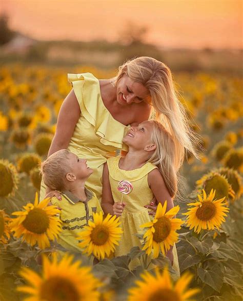 sunflower family pictures