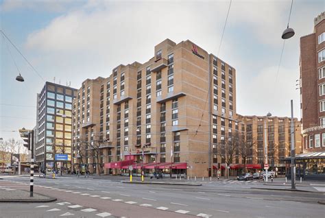 Quiet door closers in the Amsterdam Marriott Hotel | GEZE