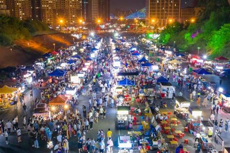广西南宁：夏日夜经济升温-人民图片网