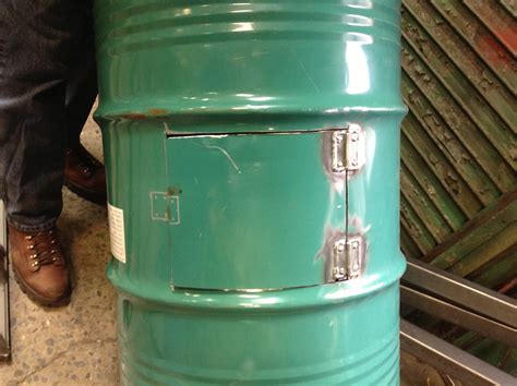 Compost4Education: Making the composting barrels