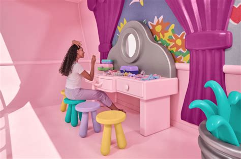 Stay In A Life-Sized Polly Pocket Compact Dollhouse Wth AirBnb