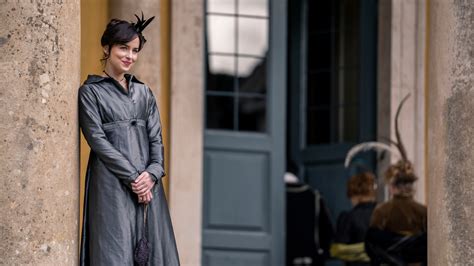 Dakota Johnson as Anne Elliot Cosmo Jarvis as Captain Frederick ...