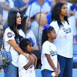 Vanessa Bryant and her daughters unveil Kobe and Gigi 'girl dad' statue