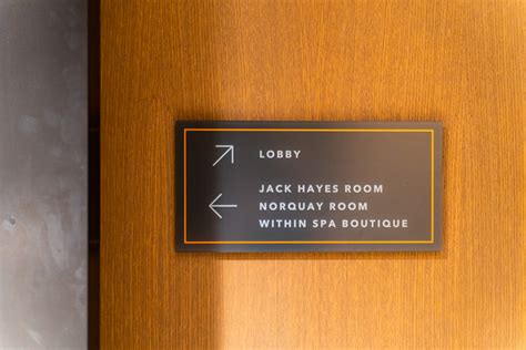 Building Interior Signage 的图像结果