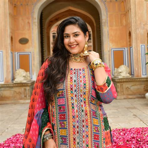 Buy Plus Size Lehenga for Women | Meera Plus Size