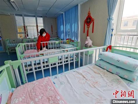 探访西宁市儿童福利院：“快乐城堡”生活百名“折翼天使”_腾讯新闻