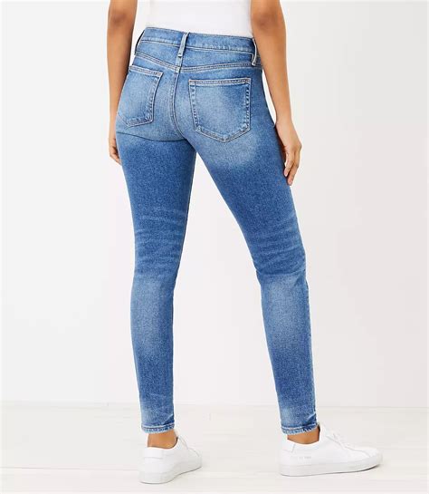 Petite Skinny Jeans in Authentic Mid Vintage Wash