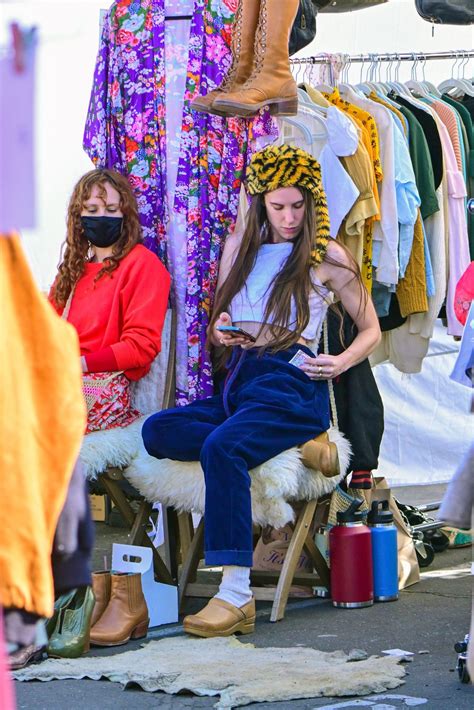 SCOUT and RUMER WILLIS Set up a Stand at Silverlake Flea Market 01/30 ...