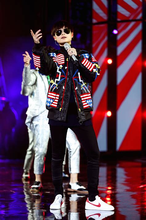 湖南卫视跨年演唱Bigbang全场！权志龙点燃气氛
