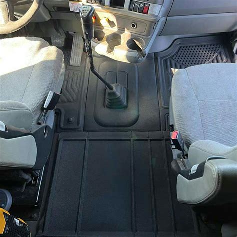 Kenworth T680 with Sleeper Precision Fit Floor Mat By Redline - Raney's ...