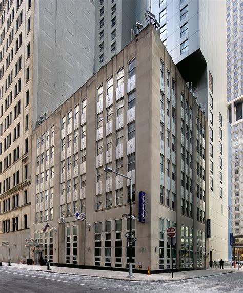 32 Pearl Street - Himmel + Meringoff