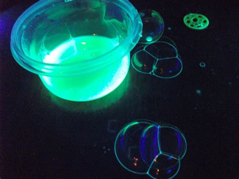 Science Experiments Bubbles 的图像结果