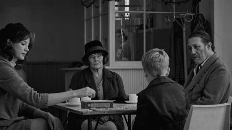 Download Judi Dench Caitriona Balfe Movie Belfast 4k Ultra HD Wallpaper
