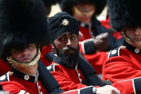 Sikh Man Who Was First British Guard To Parade In A Turban Under ...
