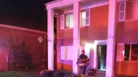 Crews respond to apartment building fire