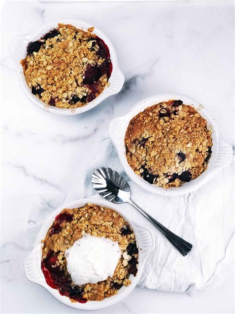 Mixed Berry Crisp (with Frozen Berries) • Keeping It Simple Blog