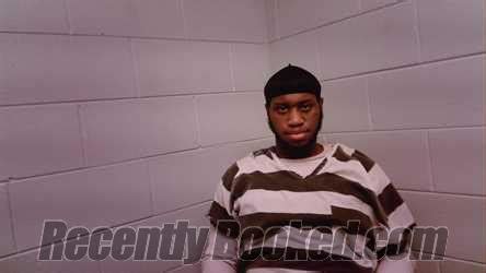 Recent Booking / Mugshot for ZION J DAVIS in Pike County, Kentucky