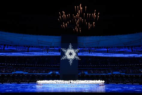 北京冬奥组委携手安踏发布北京 2022 年冬奥会特许商品国旗款运动服装 – NOWRE现客
