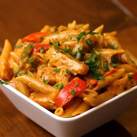Flavorful Chicken and Bell Pepper Pasta Recipe