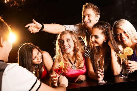 互联网+酒吧：让社交更社交 - 知乎