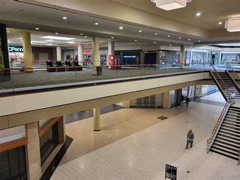Maplewood Mall, Minnesota : r/deadmalls