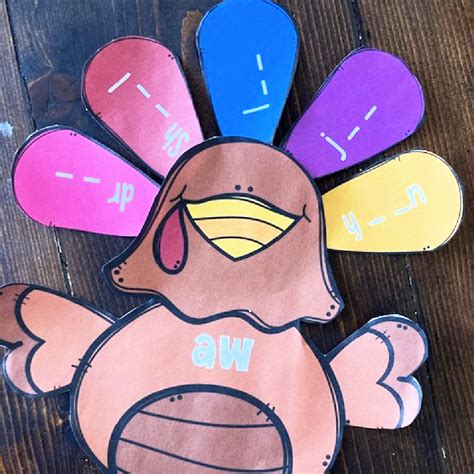 🦃 Au and Aw words Turkey Feathers Phonics Vowel Team Activity