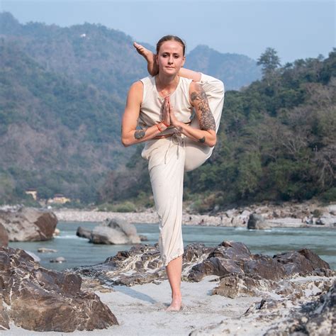 Women Cotton Yoga Pants and Yoga Top Set White -Ananda – akiso.store