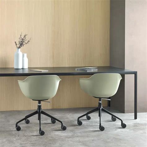 BIM objects - Free download! TAI0064 - Armchair with 5 spoke aluminum ...