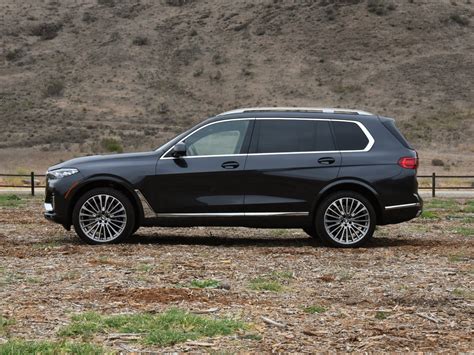 2021 BMW X7 vs 2022 Mazda CX-5 - CarGurus.ca