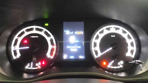 Innova Hycross Base-Model 的图像结果