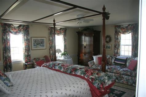 MIDDLE BAY FARM BED & BREAKFAST (Brunswick) - B&B Reviews & Photos ...