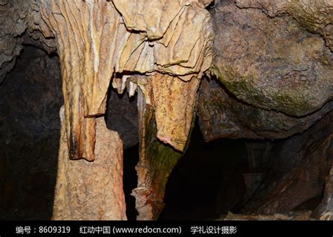 溶洞中被折断的石钟乳高清图片下载_红动中国