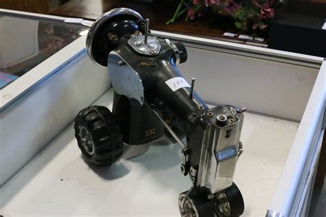 Sewing Machine Tractor 的图像结果