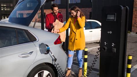 EV adoption faces a new hurdle: tumbling resale values
