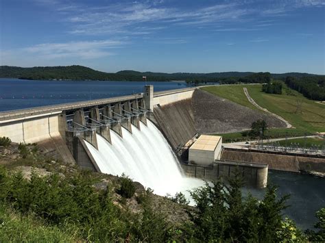 Beaver Lake Dam Arkansas: History, Recreation, & Scenic Views